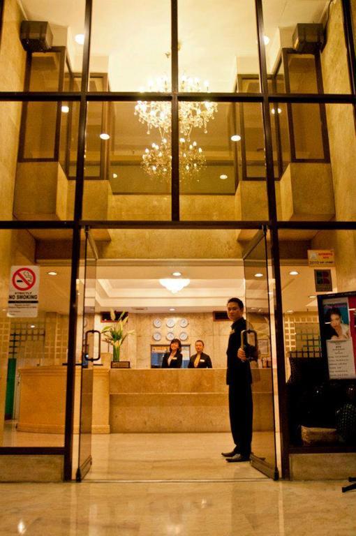 Cherry Blossoms Hotel 마닐라 외부 사진