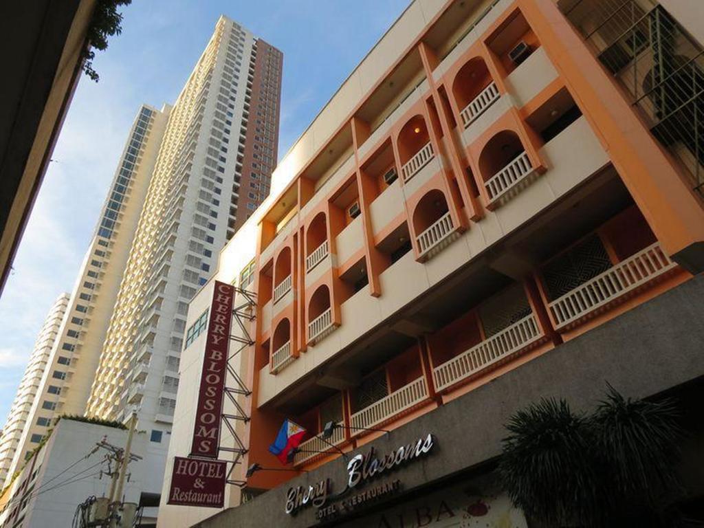 Cherry Blossoms Hotel 마닐라 외부 사진