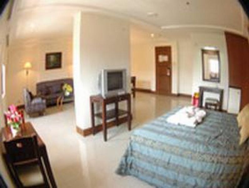 Cherry Blossoms Hotel 마닐라 외부 사진
