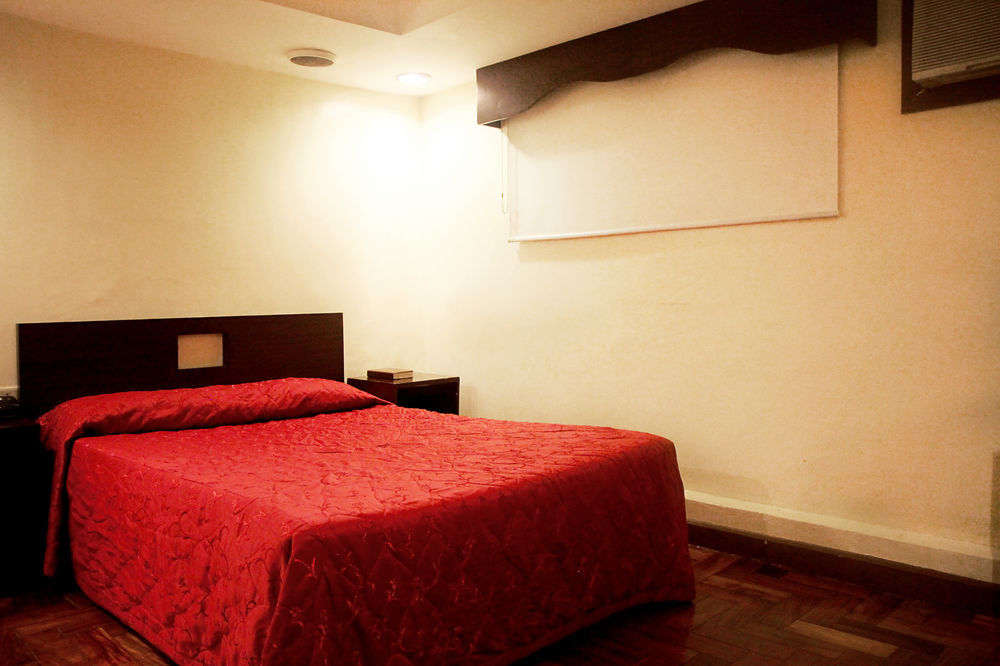 Cherry Blossoms Hotel 마닐라 외부 사진