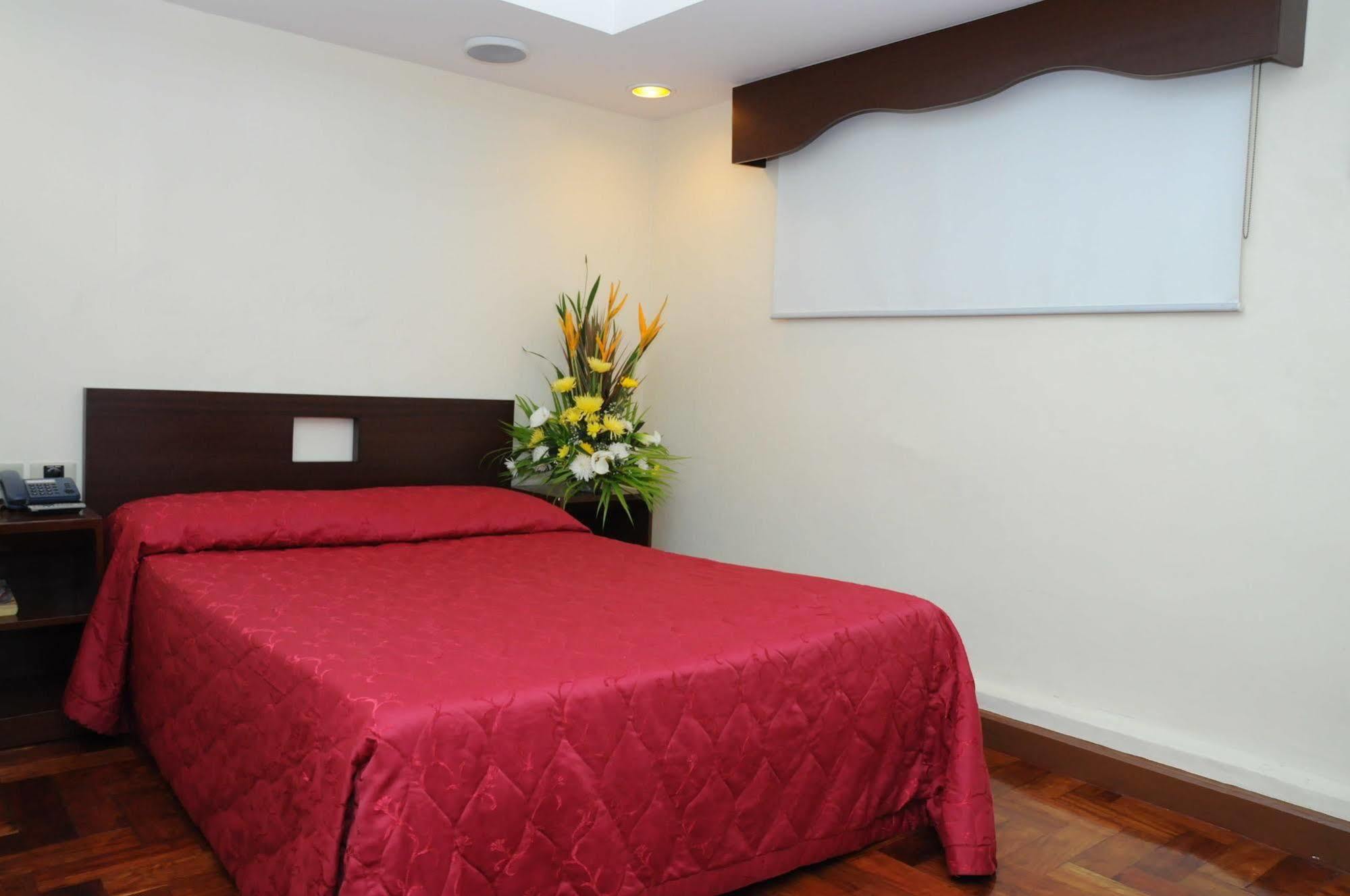 Cherry Blossoms Hotel 마닐라 외부 사진