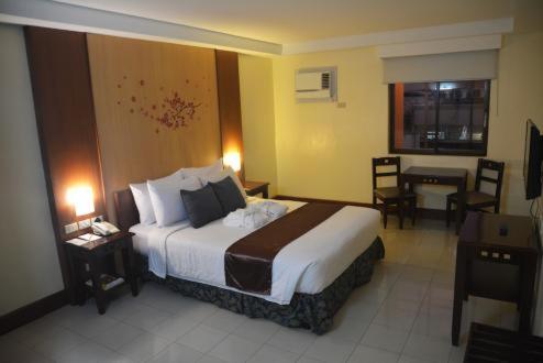 Cherry Blossoms Hotel 마닐라 외부 사진