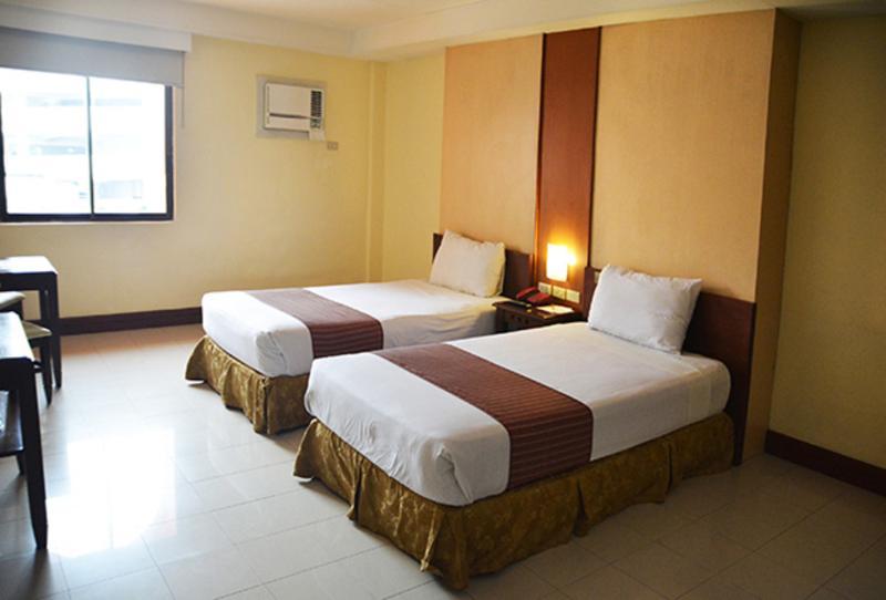 Cherry Blossoms Hotel 마닐라 외부 사진
